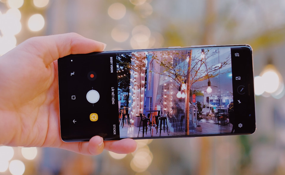 Galaxy Note 8 tím khói: Đẹp như phụ kiện thời trang