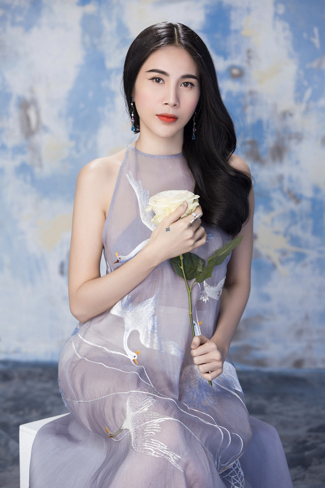 Ngoài Thủy Tiên - Công Vinh, chuyện tình minh tinh - cầu thủ Việt có phải đều dính dớp?