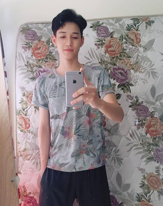 Nam CĐV được nhận xét đẹp trai không kém cầu thủ U23 Việt Nam Nam CĐV được nhận xét đẹp trai không kém cầu thủ U23 Việt Nam