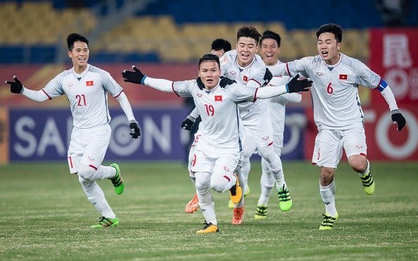 Chồng đem cả tháng lương để khao đồng nghiệp dịp đội tuyển U23 Việt Nam vào chung kết