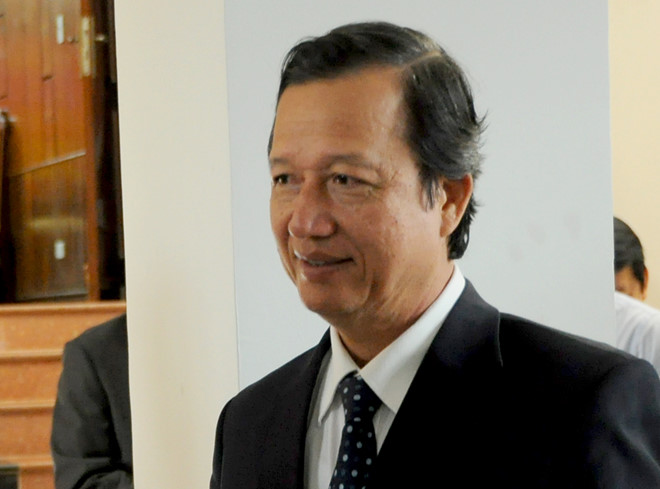 Bí thư huyện trần tình việc bổ nhiệm con trai lên chức