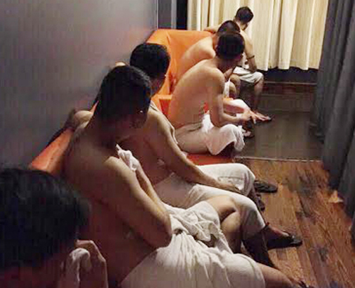 TP HCM lo tệ nạn mại dâm nam tăng