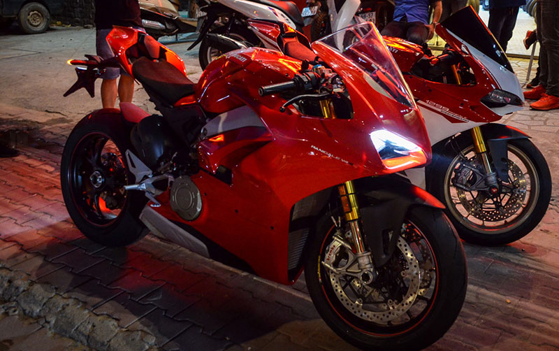 Ducati Panigale V4S đầu tiên về Việt Nam, giá khoảng 1,6 tỷ đồng