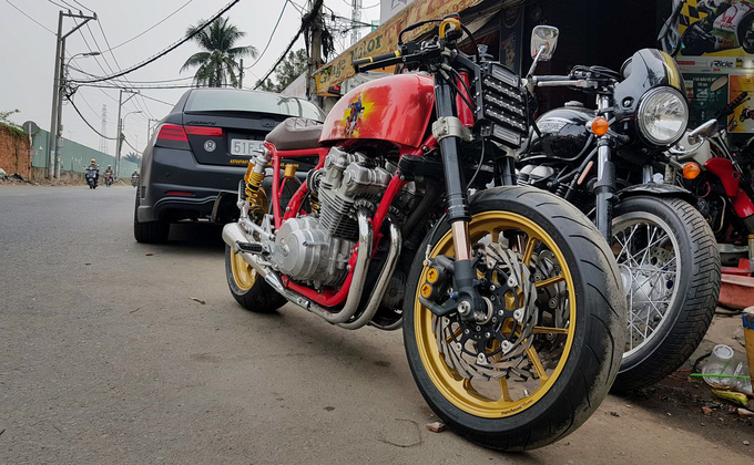 Môtô hàng khủng của tay độ cuồng U23 Việt Nam