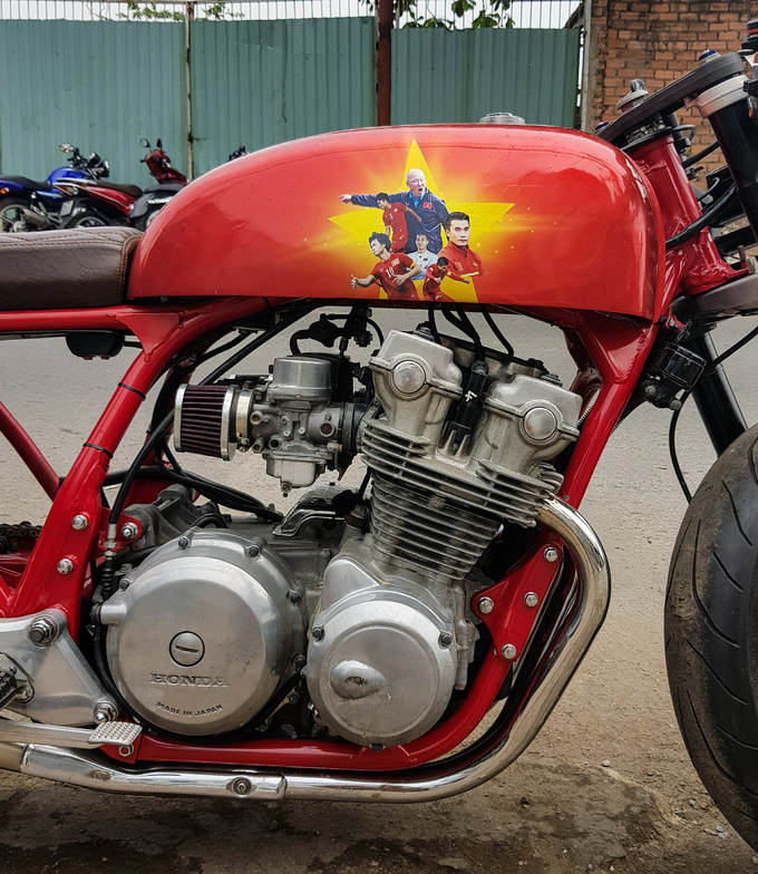 Môtô hàng khủng của tay độ cuồng U23 Việt Nam