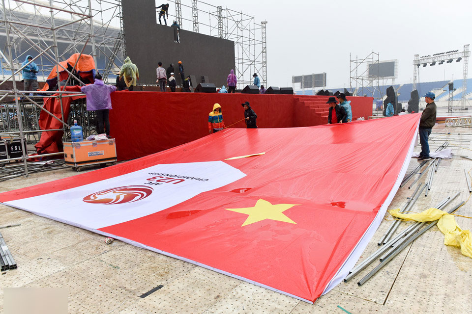 Không khí cổ vũ U23 Việt Nam nóng dần tại fanzone Mỹ Đình