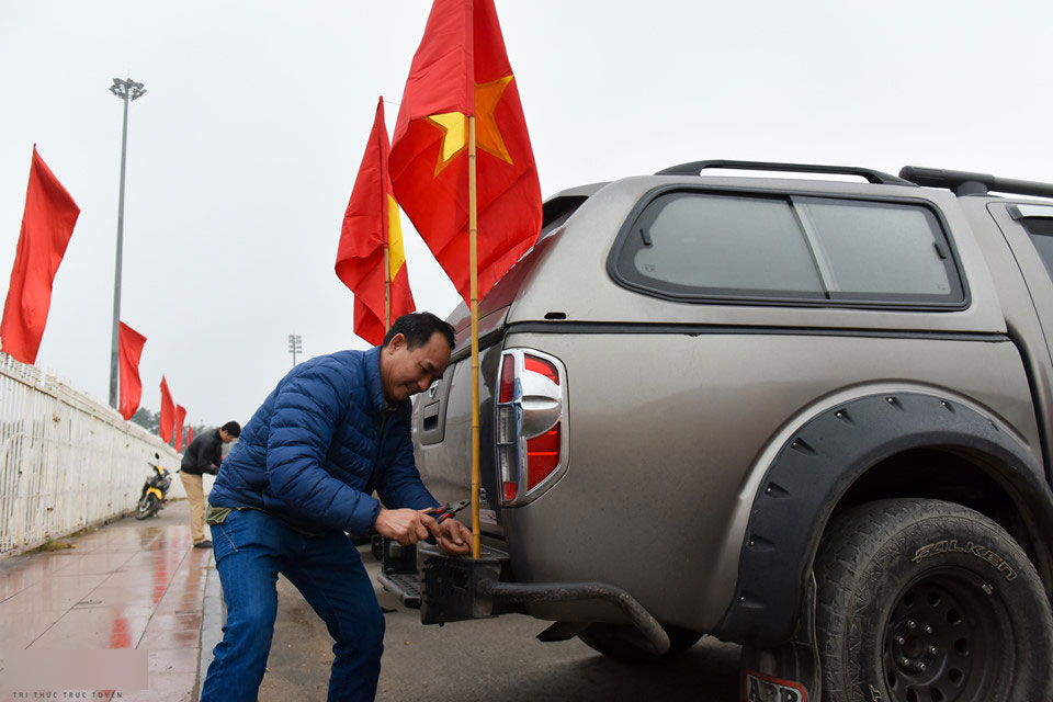 Không khí cổ vũ U23 Việt Nam nóng dần tại fanzone Mỹ Đình