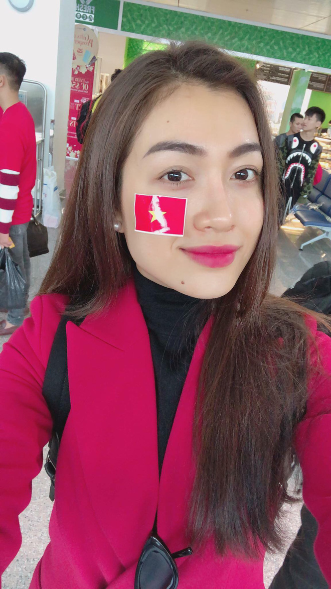 Quyền Linh, Bình Minh, Hoàng Bách... ngỡ ngàng khi chẳng hẹn mà gặp cả showbiz trên chuyến bay tới Thường Châu