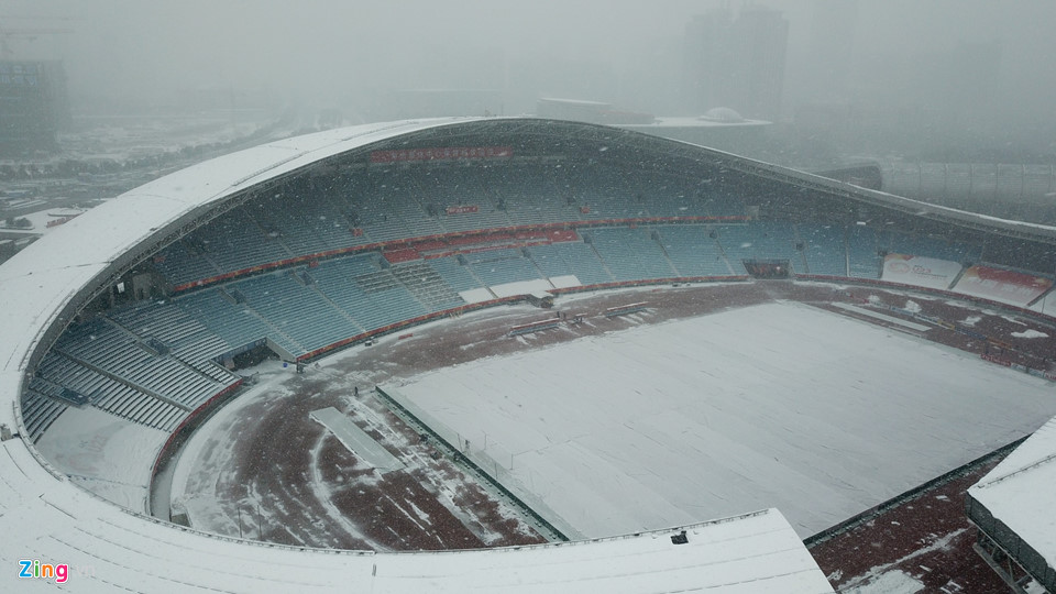 Tuyết phủ kín sân vận động diễn ra trận chung kết U23 châu Á