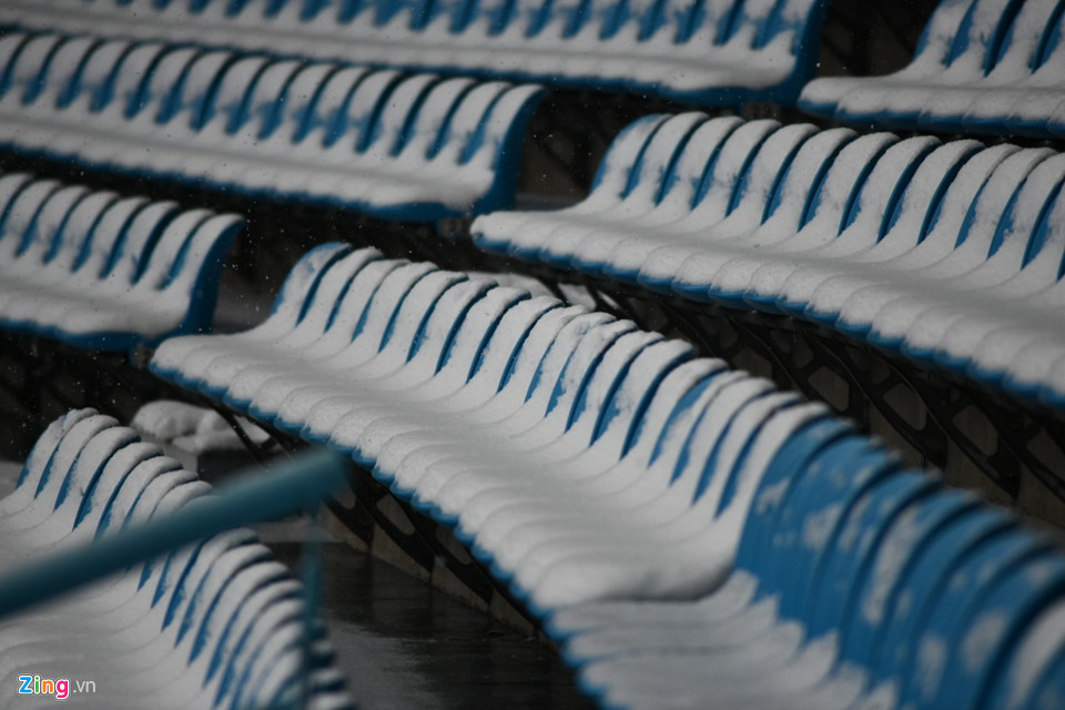 Tuyết phủ kín sân vận động diễn ra trận chung kết U23 châu Á