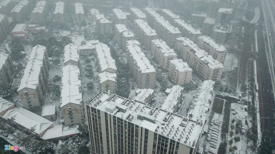 Tuyết phủ kín sân vận động diễn ra trận chung kết U23 châu Á