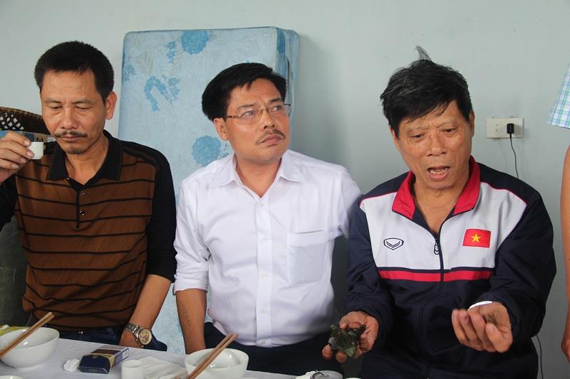 Mong U23 vô địch để bố mẹ tặng trung vệ Tiến Dũng quà vô giá