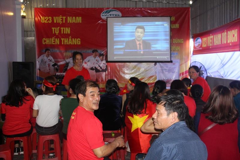 Mong U23 vô địch để bố mẹ tặng trung vệ Tiến Dũng quà vô giá Mong U23 vô địch để bố mẹ tặng trung vệ Tiến Dũng quà vô giá