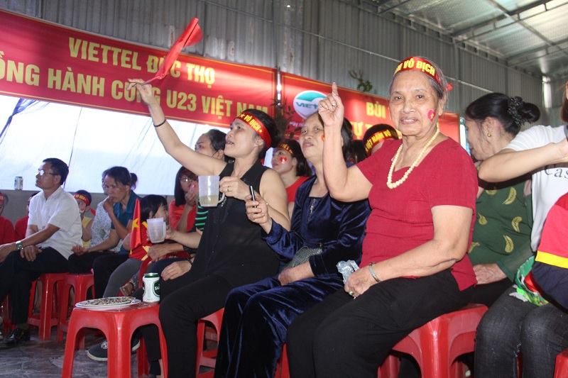 Mong U23 vô địch để bố mẹ tặng trung vệ Tiến Dũng quà vô giá Mong U23 vô địch để bố mẹ tặng trung vệ Tiến Dũng quà vô giá