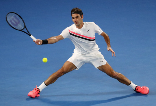 Federer bật khóc khi giữ cúp Úc mở rộng ở tuổi 36 Federer bật khóc khi giữ cúp Úc mở rộng ở tuổi 36