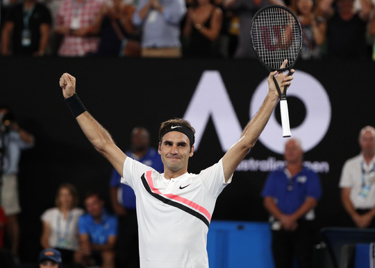Federer bật khóc khi giữ cúp Úc mở rộng ở tuổi 36 Federer bật khóc khi giữ cúp Úc mở rộng ở tuổi 36