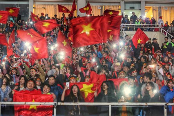 Các tuyển thủ U23 hát Niềm tin chiến thắng tại Mỹ Đình