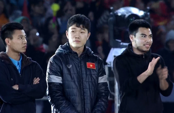 Các tuyển thủ U23 hát Niềm tin chiến thắng tại Mỹ Đình