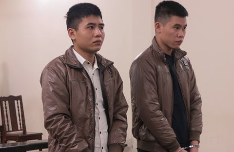 Nảy sinh cướp tiền của cửa hàng vàng trong lúc vui vẻ với bạn gái