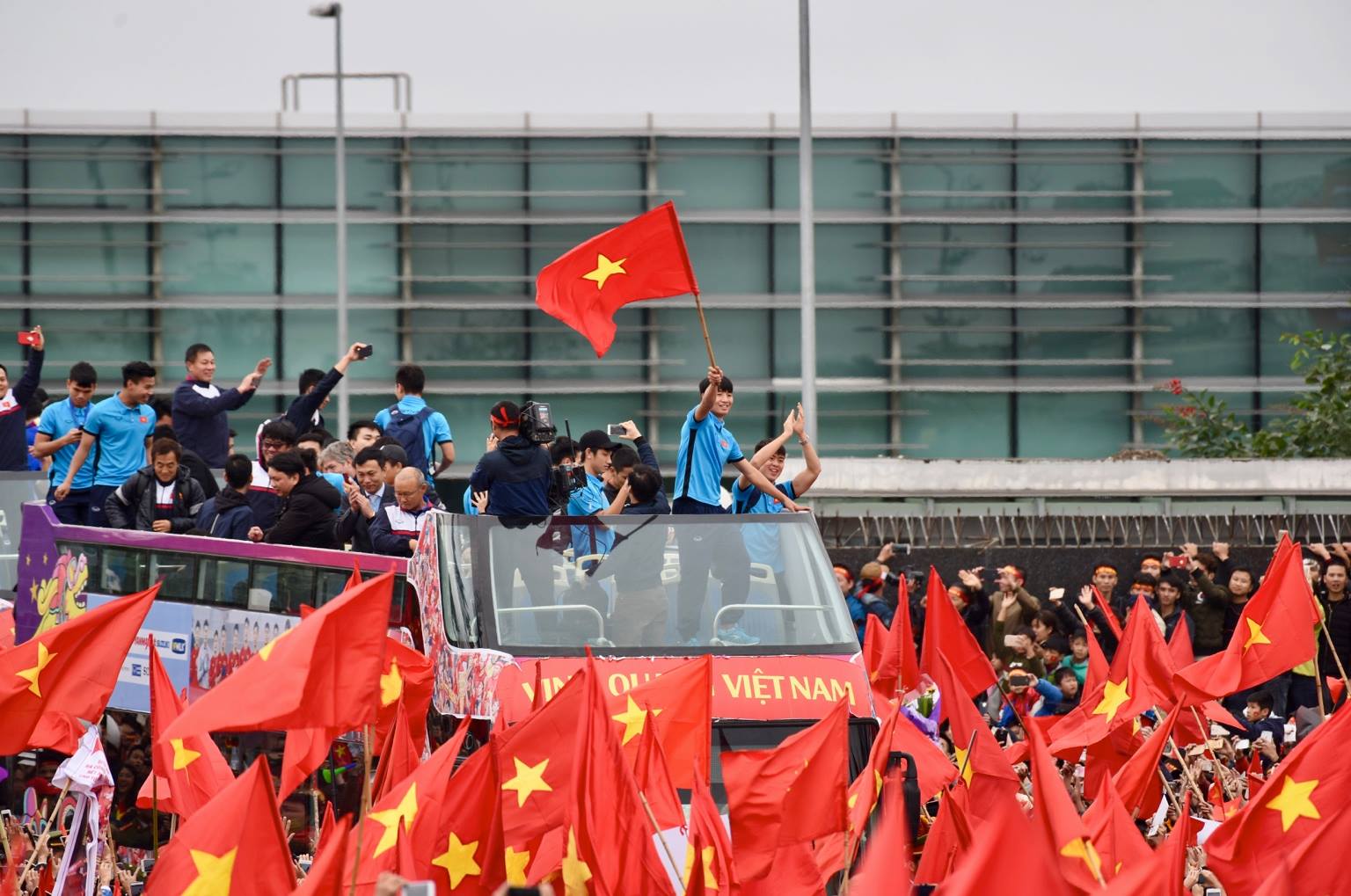 Hào quang của ai?