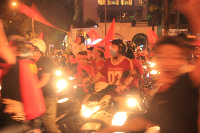 Xử lý 274 trường hợp đi bão vi phạm giao thông sau trận chung kết U23 Việt Nam