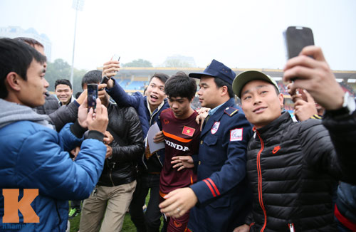 Công Phượng và câu chuyện tung hô người hùng