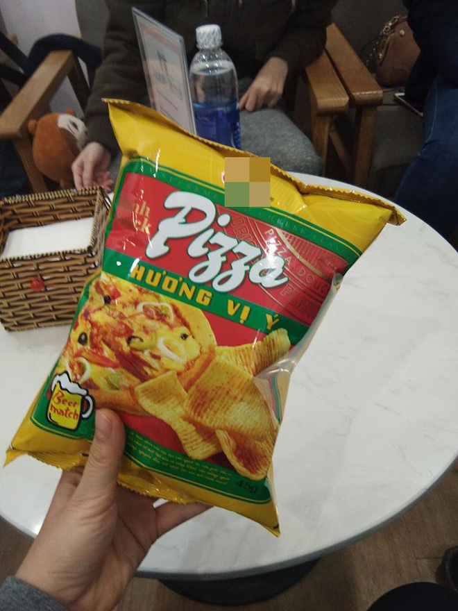 Nữ CĐV cuồng nhiệt nhất Hà Nội vừa quay clip vừa gào tên Hồng Duy Pinky khản cả giọng: Em ơi bán son cho chị đi!