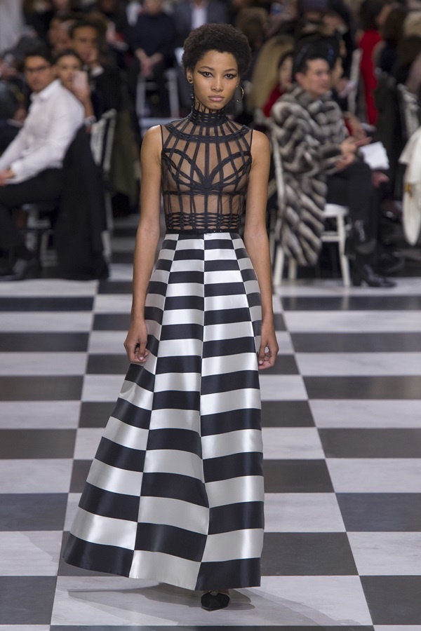 12 bộ đầm cao cấp đẹp nhất Xuân Hè 2018