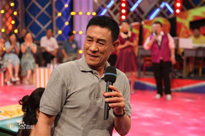 Tài tử 64 tuổi Trung Quốc bị tố bỏ rơi tình trẻ đang mang thai