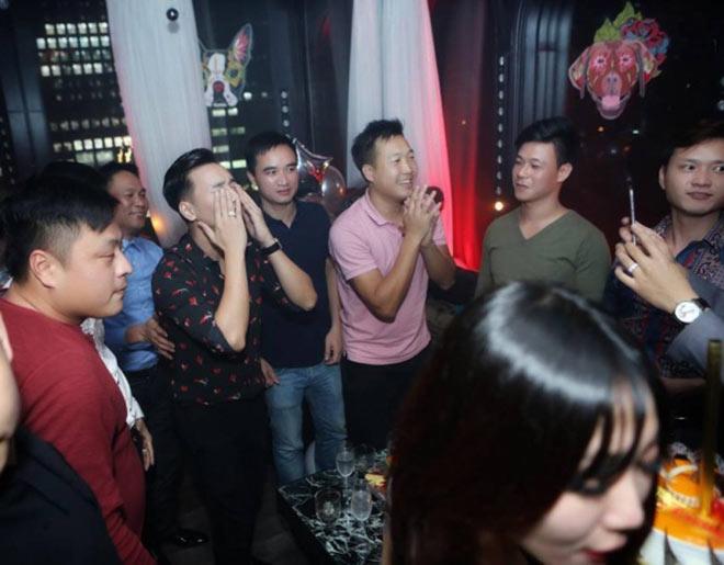 Xuân Bắc, Tự Long cùng dàn sao đến mừng sinh nhật MC Thành Trung