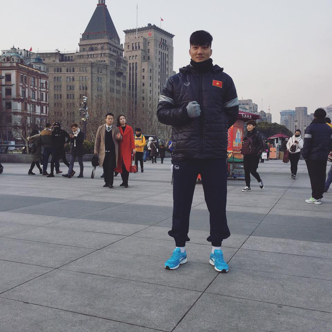 Ai cũng mê mệt Tiến Dũng, nhưng U23 Việt Nam còn 1 chàng thủ môn khác đẹp trai như tài tử, cao 1m86 Ai cũng mê mệt Tiến Dũng, nhưng U23 Việt Nam còn 1 chàng thủ môn khác đẹp trai như tài tử, cao 1m86