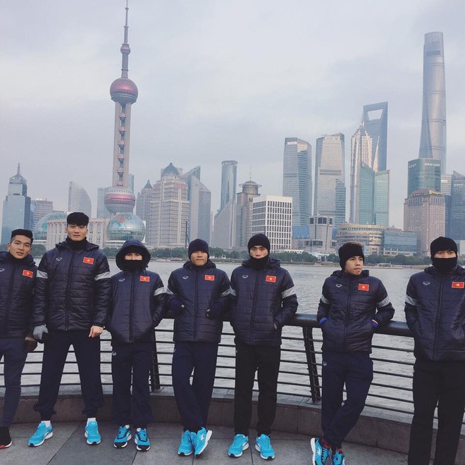 Ai cũng mê mệt Tiến Dũng, nhưng U23 Việt Nam còn 1 chàng thủ môn khác đẹp trai như tài tử, cao 1m86