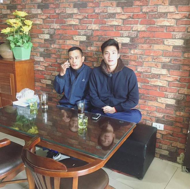 Ai cũng mê mệt Tiến Dũng, nhưng U23 Việt Nam còn 1 chàng thủ môn khác đẹp trai như tài tử, cao 1m86