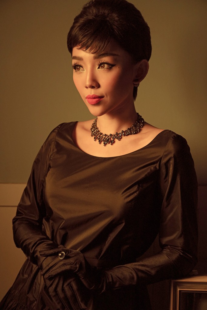 Chán phong cách gợi cảm, Tóc Tiên hoá thân thành huyền thoại thế giới Audrey Hepburn Chán phong cách gợi cảm, Tóc Tiên hoá thân thành huyền thoại thế giới Audrey Hepburn