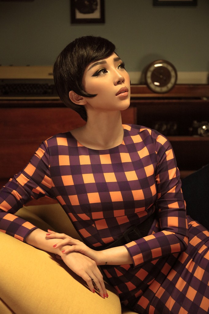 Chán phong cách gợi cảm, Tóc Tiên hoá thân thành huyền thoại thế giới Audrey Hepburn