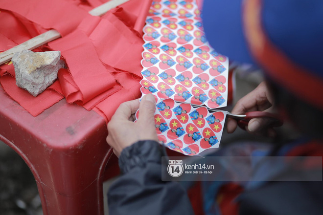 Anh em Tiến Dũng và trung vệ Lê Văn Đại về với gia đình sau lễ diễu hành, gửi lời cảm ơn đến người dân Thanh Hóa