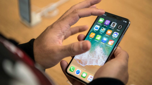 Sản lượng iPhone X có thể giảm 20 triệu máy vì bán chậm