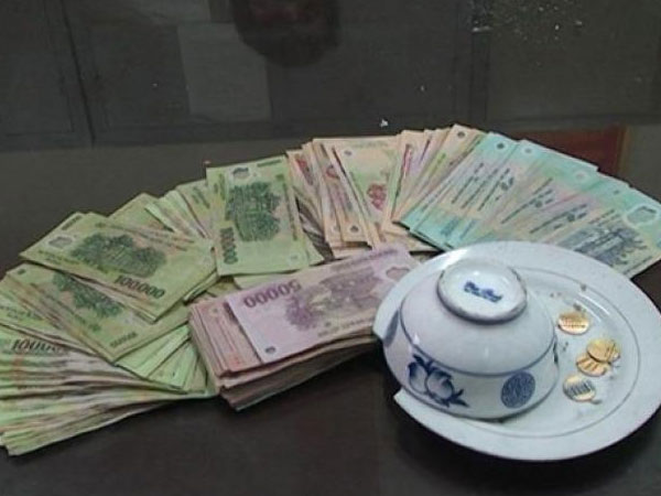 Nữ chấp hành viên Chi cục Thi hành án bị bắt trong sới bạc