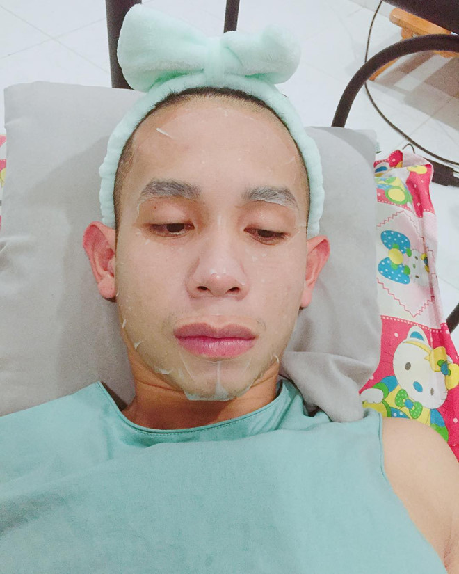 Clip Quang Hải, Công Phượng điệu đà bôi son gây bão mạng Clip Quang Hải, Công Phượng điệu đà bôi son gây bão mạng