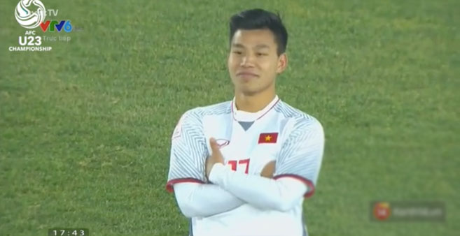 Dáng đứng cool ngầu của Vũ Văn Thanh vào đề thi chọn HSG Văn