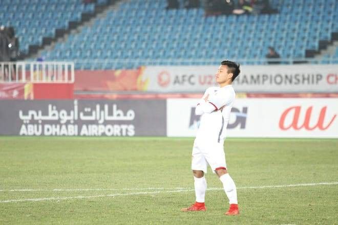 Dáng đứng cool ngầu của Vũ Văn Thanh vào đề thi chọn HSG Văn