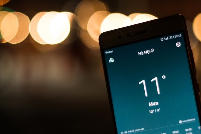 Người Hà Nội đốt lửa sưởi ấm trong đêm đông giá lạnh