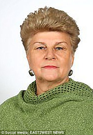 Nga: Mẹ già 66 tuổi xích con gái rồi đánh chết vì...ghét