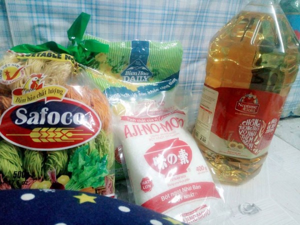 Dân mạng hết lời ca ngợi chủ trọ tâm lý nhất Vịnh Bắc Bộ khi tặng quà Tết cho sinh viên