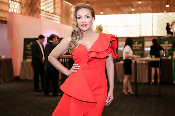 Vì sao ca sĩ Thanh Hà hoãn đám cưới với tình trẻ kém 12 tuổi?