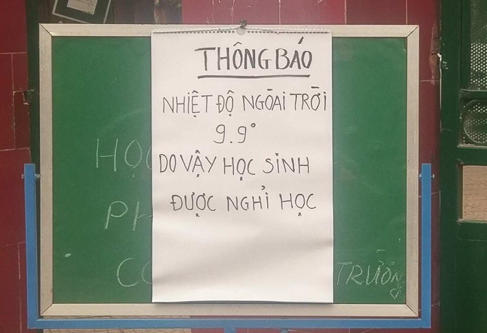 Học sinh được nghỉ lạnh, cha mẹ vẫn mang đến trường