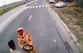 CSGT giẫm lên vật nghi tiền: Không đủ căn cứ xác định nhận mãi lộ