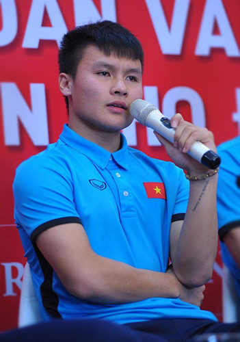 Bất ngờ với dòng chữ xăm trên tay trái Quang Hải đội U23 Việt Nam Bất ngờ với dòng chữ xăm trên tay trái Quang Hải đội U23 Việt Nam