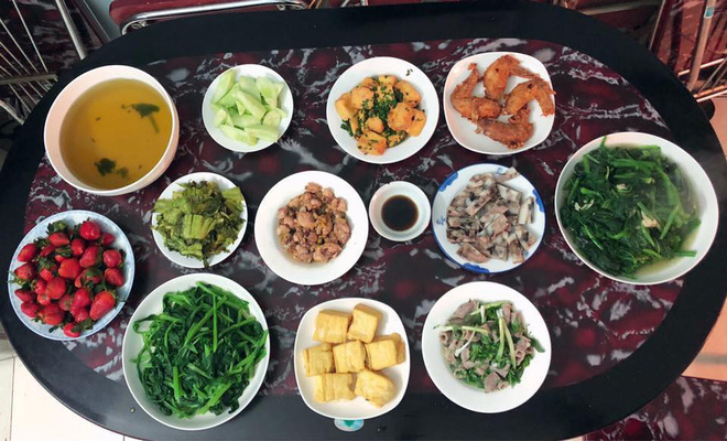 Cao thủ chi tiêu Hà Nội: Chỉ tốn 4,5 triệu/tháng tiền chợ cho 4 người lớn mà bữa nào cũng như đại tiệc Cao thủ chi tiêu Hà Nội: Chỉ tốn 4,5 triệu/tháng tiền chợ cho 4 người lớn mà bữa nào cũng như đại tiệc