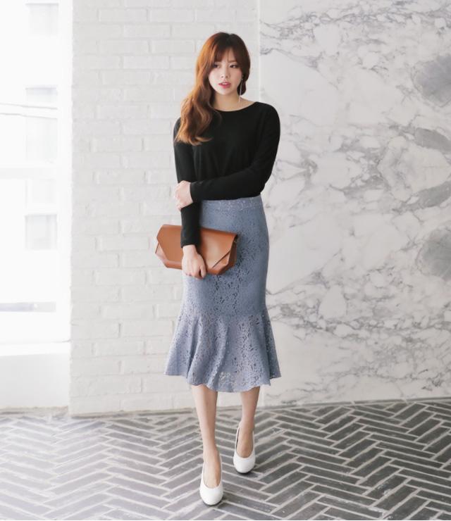 Chán váy ôm cơ bản, các nàng công sở hãy sắm cho mình những mẫu váy mới nhất 2018!